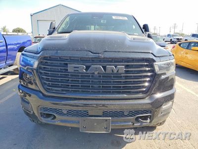 Piąte zdjęcie samochodu w środku: 2025 RAM 1500 LARAMIE VIN:1C6SRFRP0SN557604 - miniatura
