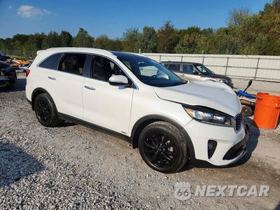 Czwarte zdjęcie samochodu z boku: 2020 KIA SORENTO EX V6 VIN:5XYPHDA58LG703501 - miniatura