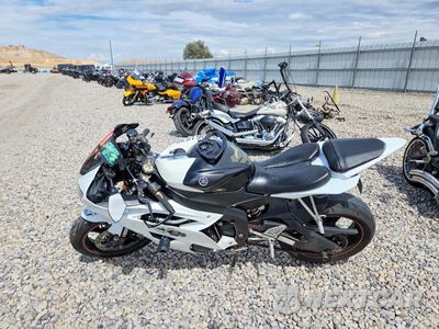 Trzecie zdjęcie samochodu z tyłu: 2009 YAMAHA YZFR6 VIN:JYARJ16E39A012014 - miniatura