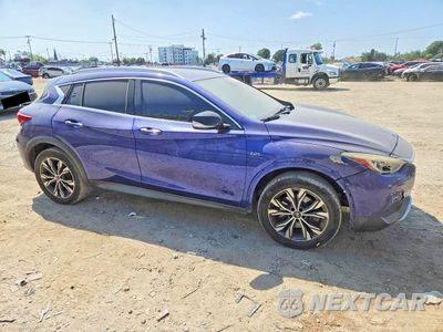 Czwarte zdjęcie samochodu z boku: 2017 INFINITI QX30 LUXURY VIN:SJKCH5CRXHA039677 - miniatura