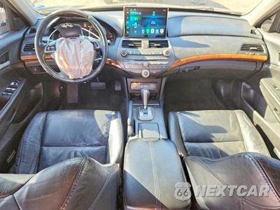 Zdjęcie 8 z 12 samochodu: 2012 HONDA ACCORD SE VIN:1HGCP2F68CA182448 - miniatura