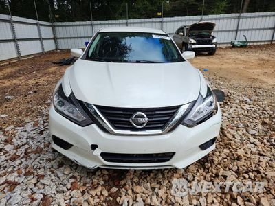 Piąte zdjęcie samochodu w środku: 2017 NISSAN ALTIMA 2.5 S VIN:1N4AL3AP6HN355395 - miniatura
