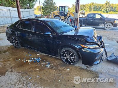 Czwarte zdjęcie samochodu z boku: 2021 TOYOTA CAMRY SE VIN:4T1G11AK8MU453956 - miniatura