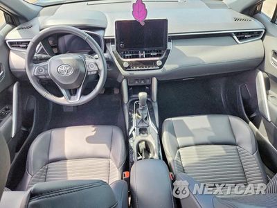 Zdjęcie 8 z 13 samochodu: 2024 TOYOTA COROLLA CROSS HYBRID XSE VIN:7MUFBABG7RV050124 - miniatura