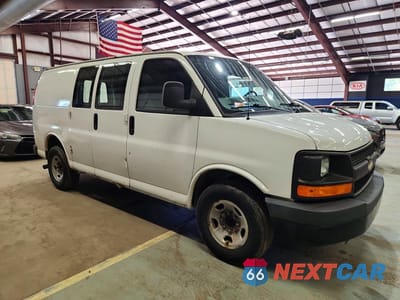 Czwarte zdjęcie samochodu z boku: 2015 CHEVROLET EXPRESS G2500 VIN:1GCWGFCF8F1285798 - miniatura