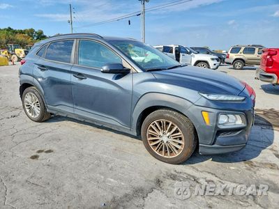Czwarte zdjęcie samochodu z boku: 2018 HYUNDAI KONA SEL VIN:KM8K22AAXJU133375 - miniatura