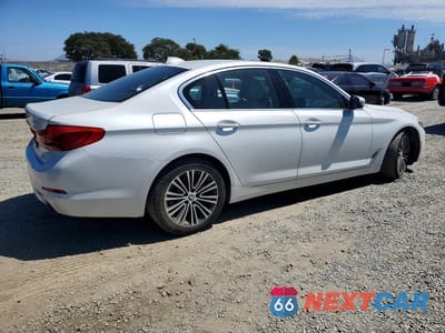 Trzecie zdjęcie samochodu z tyłu: 2019 BMW 530 I VIN:WBAJA5C59KWW18744 - miniatura