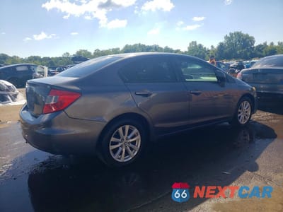 Trzecie zdjęcie samochodu z tyłu: 2012 HONDA CIVIC EX VIN:19XFB2F86CE367056 - miniatura
