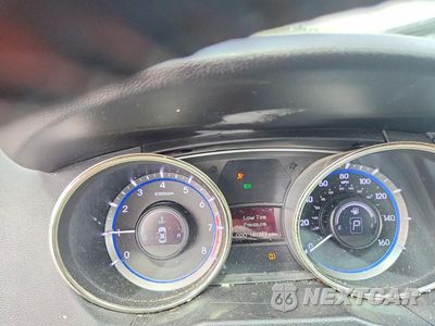 Zdjęcie 9 z 12 samochodu: 2011 HYUNDAI SONATA SE VIN:5NPEC4AC9BH187306 - miniatura