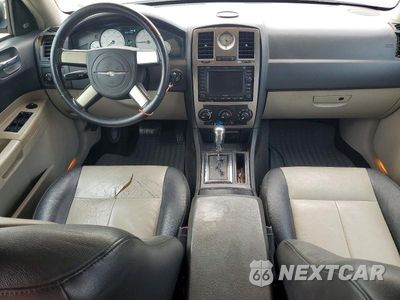 Zdjęcie 8 z 13 samochodu: 2005 CHRYSLER 300 TOURING VIN:2C3JA53G65H574438 - miniatura