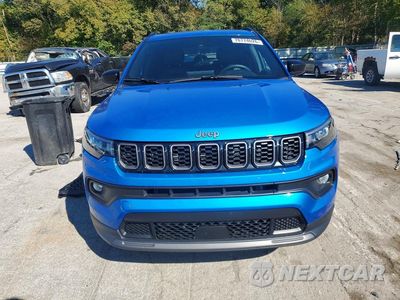 Piąte zdjęcie samochodu w środku: 2025 JEEP COMPASS LATITUDE VIN:3C4NJDBN1ST572137 - miniatura