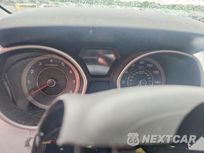 Zdjęcie 9 z 12 samochodu: 2013 HYUNDAI ELANTRA GLS VIN:KMHDH4AE5DU598883 - miniatura