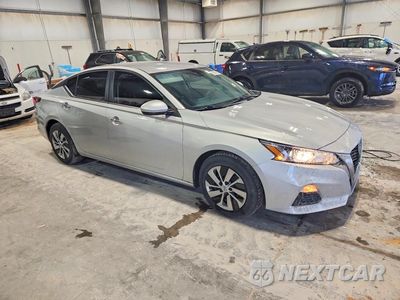 Czwarte zdjęcie samochodu z boku: 2021 NISSAN ALTIMA S VIN:1N4BL4BV8MN394300 - miniatura