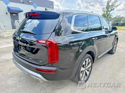 Trzecie zdjęcie samochodu z tyłu: 2022 KIA TELLURIDE S VIN:5XYP64HC4NG204790 - miniatura