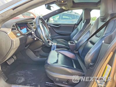 Zdjęcie 7 z 13 samochodu: 2015 TESLA MODEL S 85D VIN:5YJSA1H22FF090084 - miniatura