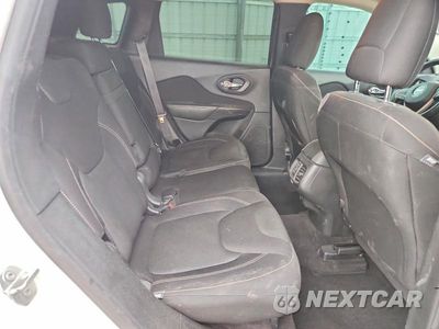Zdjęcie 11 z 14 samochodu: 2017 JEEP CHEROKEE LATITUDE VIN:1C4PJMCB7HW521449 - miniatura