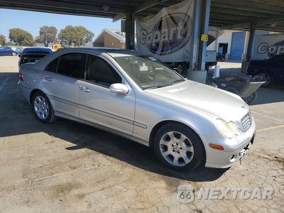 Czwarte zdjęcie samochodu z boku: 2005 MERCEDES-BENZ C 320 4MATIC VIN:WDBRF84J45F562140 - miniatura