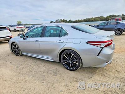 Drugie zdjęcie samochodu z przodu: 2018 TOYOTA CAMRY XSE VIN:4T1B61HK6JU128865 - miniatura