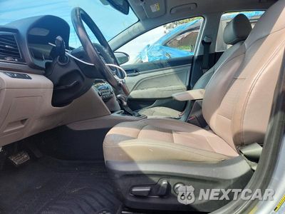 Zdjęcie 7 z 13 samochodu: 2017 HYUNDAI ELANTRA LIMITED VIN:5NPD84LF3HH003801 - miniatura