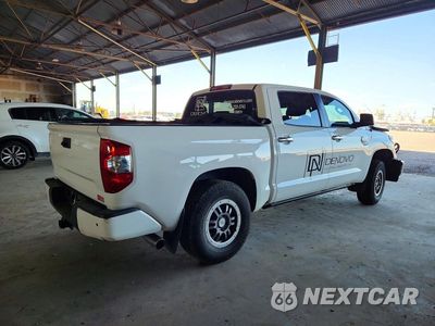 Trzecie zdjęcie samochodu z tyłu: 2019 TOYOTA TUNDRA PLATINUM VIN:5TFGY5F1XKX247041 - miniatura
