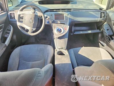 Zdjęcie 8 z 12 samochodu: 2012 TOYOTA PRIUS THREE VIN:JTDKN3DU4C1530690 - miniatura