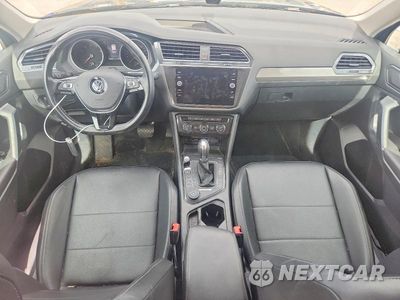 Zdjęcie 8 z 13 samochodu: 2018 VOLKSWAGEN TIGUAN SE VIN:3VV2B7AX7JM218847 - miniatura