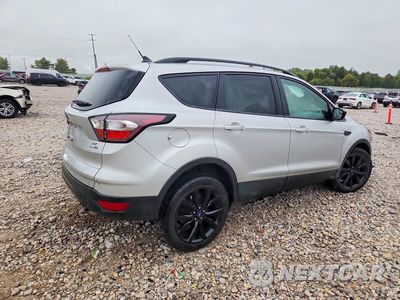 Trzecie zdjęcie samochodu z tyłu: 2018 FORD ESCAPE SE VIN:1FMCU9GD8JUD49041 - miniatura