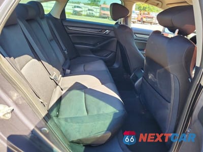 Zdjęcie 10 z 12 samochodu: 2018 HONDA ACCORD LX VIN:1HGCV1F17JA086442 - miniatura
