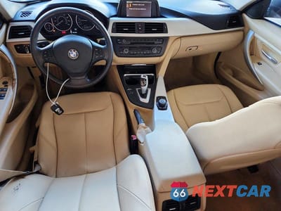 Zdjęcie 8 z 12 samochodu: 2013 BMW 320 I VIN:WBA3B1C59DF462304 - miniatura