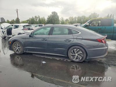 Drugie zdjęcie samochodu z przodu: 2020 HYUNDAI SONATA HYBRID BLUE VIN:KMHL24JJ7LA009522 - miniatura