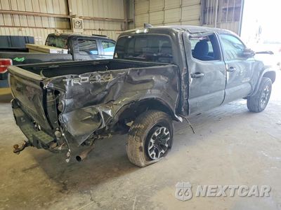 Trzecie zdjęcie samochodu z tyłu: 2021 TOYOTA TACOMA TRD OFF-ROAD VIN:3TMCZ5AN5MM374956 - miniatura