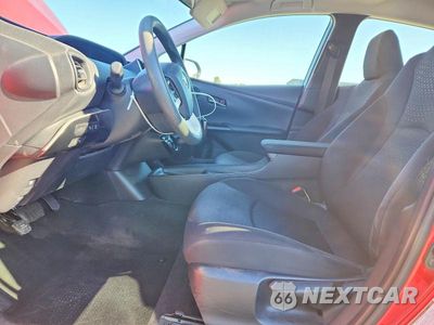 Zdjęcie 7 z 13 samochodu: 2018 TOYOTA PRIUS TWO VIN:JTDKBRFU7J3083010 - miniatura