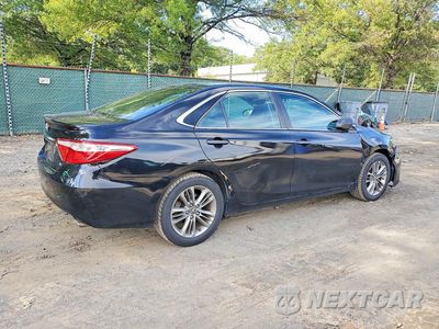Trzecie zdjęcie samochodu z tyłu: 2016 TOYOTA CAMRY SE VIN:4T1BF1FKXGU227748 - miniatura