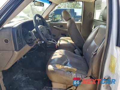 Zdjęcie 7 z 12 samochodu: 2005 CHEVROLET SILVERADO VIN:1GBHC24U85E295270 - miniatura