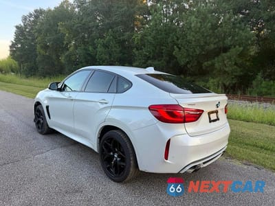 Trzecie zdjęcie samochodu z tyłu: 2017 BMW X6 X6 M VIN:5YMKW8C30H0U72441 - miniatura