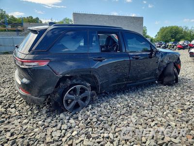 Trzecie zdjęcie samochodu z tyłu: 2024 JEEP GRAND CHEROKEE LAREDO VIN:1C4RJHAG9RC263355 - miniatura