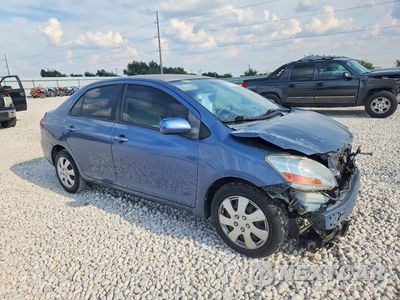 Czwarte zdjęcie samochodu z boku: 2010 TOYOTA YARIS BASE VIN:JTDBT4K34A1356591 - miniatura