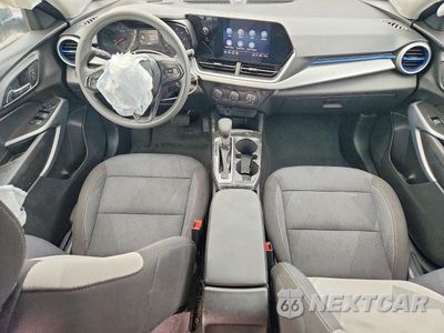 Zdjęcie 8 z 13 samochodu: 2025 CHEVROLET TRAX LS VIN:KL77LFEP3SC050890 - miniatura