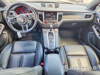 Zdjęcie 8 z 12 samochodu: 2017 PORSCHE MACAN GTS VIN:WP1AG2A52HLB51212 - miniatura