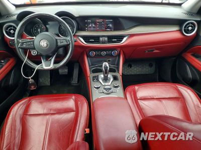 Zdjęcie 8 z 13 samochodu: 2021 ALFA ROMEO STELVIO TI VIN:ZASPAKBNXM7D10791 - miniatura