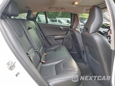 Zdjęcie 11 z 14 samochodu: 2018 VOLVO V60 CROSS COUNTRY PREMIER VIN:YV440MWK6J2053080 - miniatura