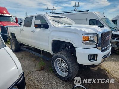Czwarte zdjęcie samochodu z boku: 2017 GMC SIERRA K2500 HEAVY DUTY VIN:1GT12REY8HF141232 - miniatura
