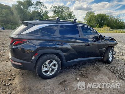 Trzecie zdjęcie samochodu z tyłu: 2024 HYUNDAI TUCSON SEL VIN:5NMJBCDE5RH417732 - miniatura
