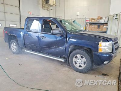 Czwarte zdjęcie samochodu z boku: 2007 CHEVROLET SILVERADO K1500 CREW CAB VIN:2GCEK13M071544467 - miniatura