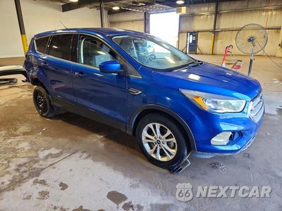 Czwarte zdjęcie samochodu z boku: 2019 FORD ESCAPE SE VIN:1FMCU0GD4KUC09694 - miniatura