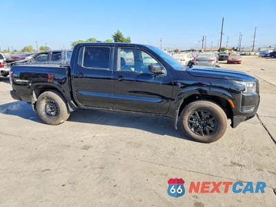 Czwarte zdjęcie samochodu z boku: 2026 NISSAN FRONTIER SV VIN:1N6ED1EK2TN609685 - miniatura