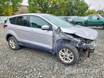 Czwarte zdjęcie samochodu z boku: 2019 FORD ESCAPE SE VIN:1FMCU9GD1KUB17768 - miniatura