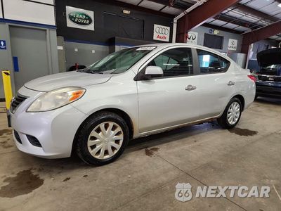 2013 NISSAN VERSA 1.6 S 3N1CN7AP5DL853508 - główne zdjęcie licytacji z USA - miniatura