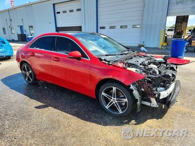 Czwarte zdjęcie samochodu z boku: 2019 MERCEDES-BENZ A 220 VIN:WDD3G4EB6KW030653 - miniatura
