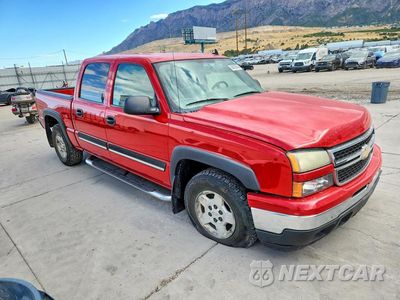Czwarte zdjęcie samochodu z boku: 2006 CHEVROLET SILVERADO K1500 VIN:2GCEK13T261226436 - miniatura